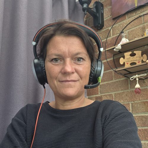 My experience as a Helpline Advisor with Usher Syndrome Deafblind UK My experience as a Helpline Advisor with Usher Syndrome Deafblind UK